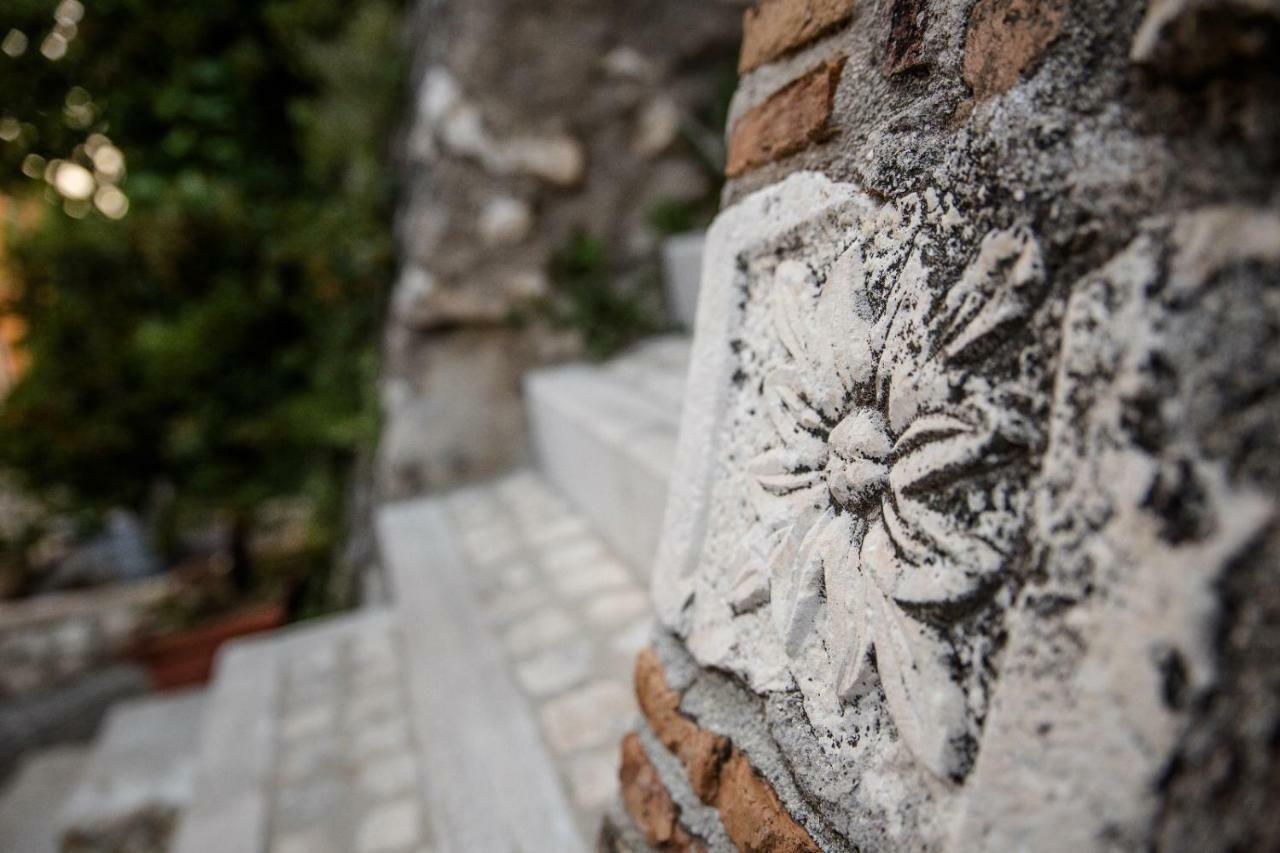 Lavistadeisogni Muranuove Celano Exteriör bild