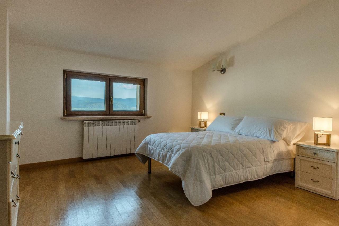 Lavistadeisogni Muranuove Celano Exteriör bild